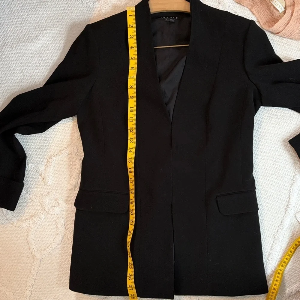 Theory collarless cuff sleeve Black Blazer size 6